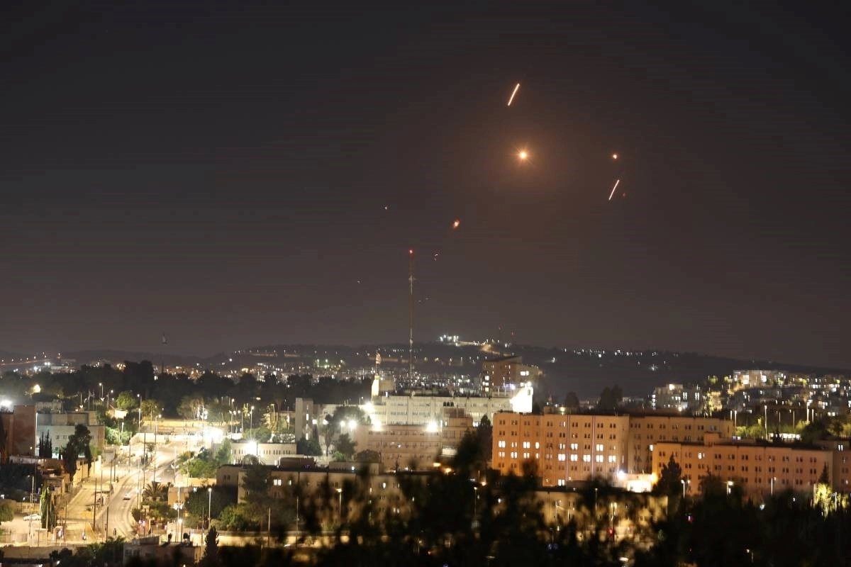 Troje mrtvih u iranskim osvetničkim udarima na Izrael